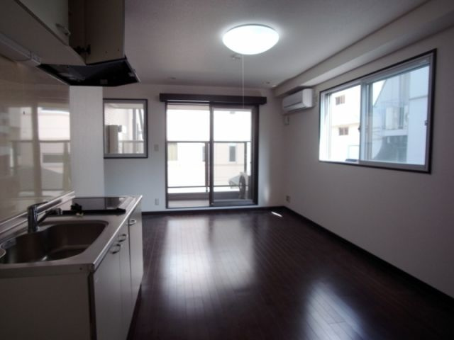 エスポワール加納町の洋室