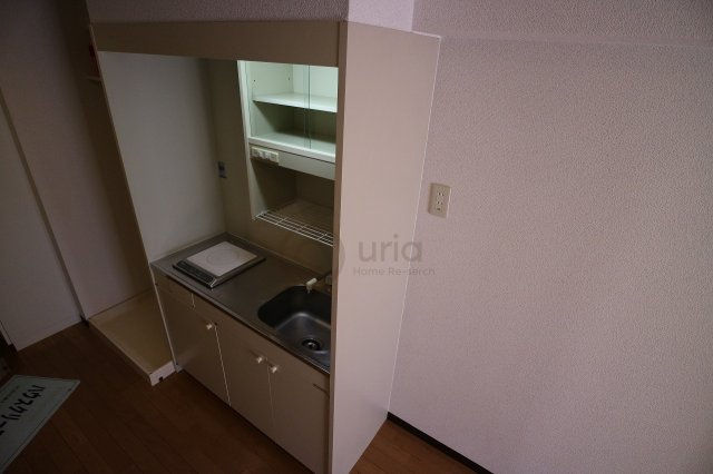 眺港苑のキッチン