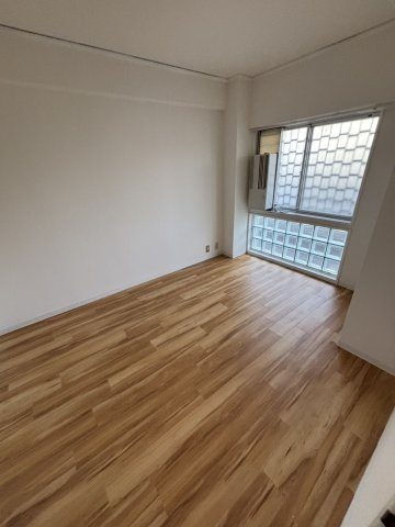 サンヒルズ芦屋1の居間・リビング