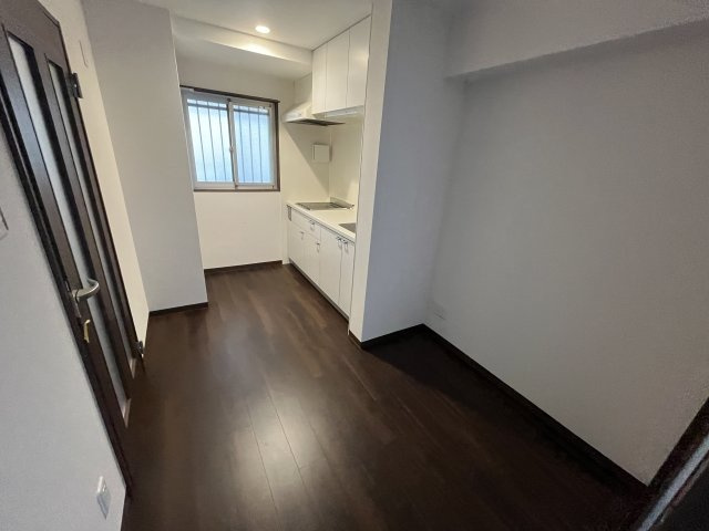 ウィステリア神戸湊川の居間・リビング