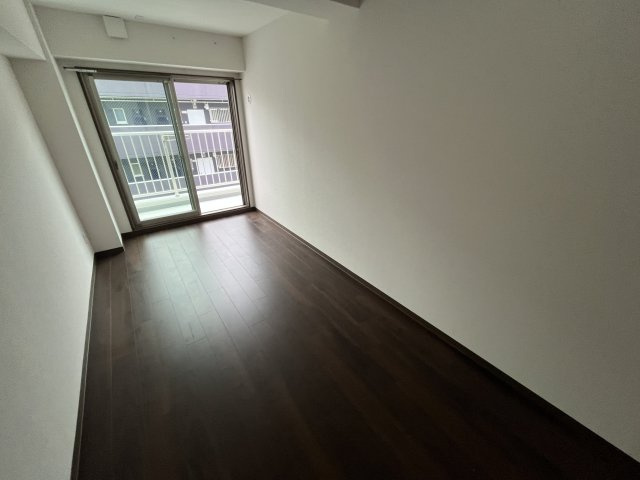 ウィステリア神戸湊川の居間・リビング