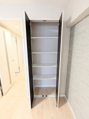 菊川グリーンハイツの収納|～ダイニング内 収納写真～