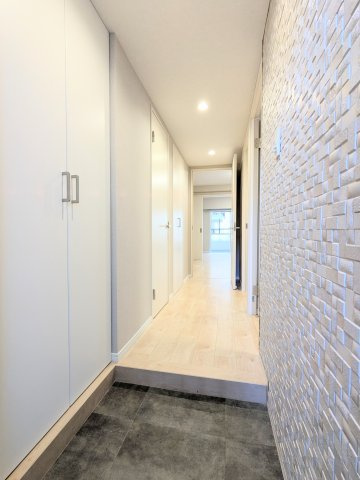 菊川グリーンハイツの玄関|～収納付き玄関写真～