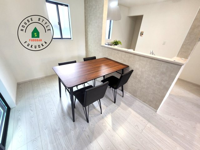 城南区神松寺1丁目第3-2棟（2号棟）のキッチン|キッチンから立ち込める香りが今日の料理を期待させます。