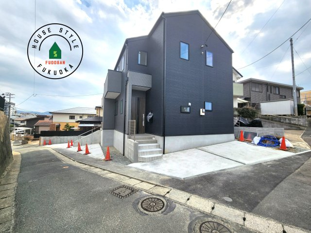 城南区神松寺1丁目第3-2棟（2号棟）の前面道路含む現地写真|見学の時間などお気軽にお問い合わせ下さい。
