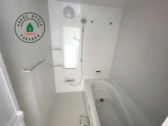 大野城市若草2丁目第2-1棟（1号棟）の内観：施工例|1日の疲れを癒してくれる広々バスルーム。雨の日のお洗濯にも大活躍な浴室乾燥機付です！