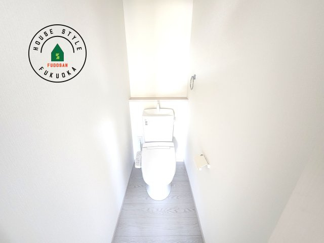 大野城市若草2丁目第2-1棟（1号棟）の内観：施工例|温水洗浄便座を完備しております。2ヶ所にトイレがあるのは朝の慌ただしい時間も安心です。