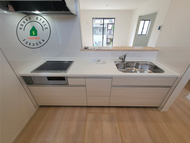 春日市一の谷1丁目第8-4棟（4号棟）の内観：施工例|忙しい朝でも家族揃って食事をしたいゆとりあるダイニングスペース。