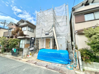 【外観】 | 城陽市平川長筬　新築戸建 | 前面道路は《約6ｍ》とゆったりとした広さです(^^)/運転が苦手な方も安心ですね。