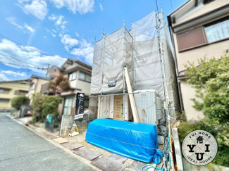 【外観】 | 城陽市平川長筬　新築戸建 | 最寄り駅は、近鉄『久津川駅』徒歩10分。JR『新田駅』徒歩20分。2沿線利用可能で通勤通学に便利。