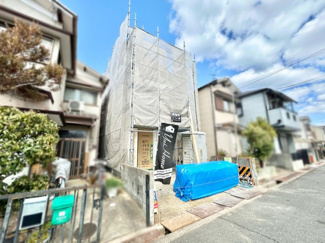 【外観】 | 城陽市平川長筬　新築戸建 | LDKにも収納スペースが完備されており、パントリーとしてもお使いいただけます。