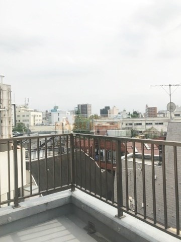 ヤマキ荻窪マンションのバルコニー