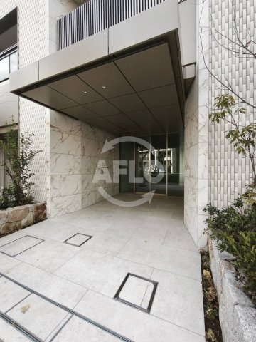 グランドメゾン北堀江レジデンス　堀江小学校のエントランス|グランドメゾン北堀江レジデンス　エントランス