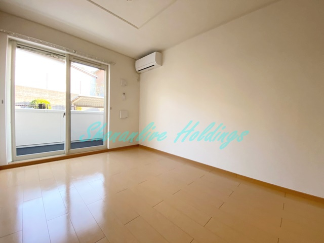 リバーサイドグリーンの寝室|大きな窓♪