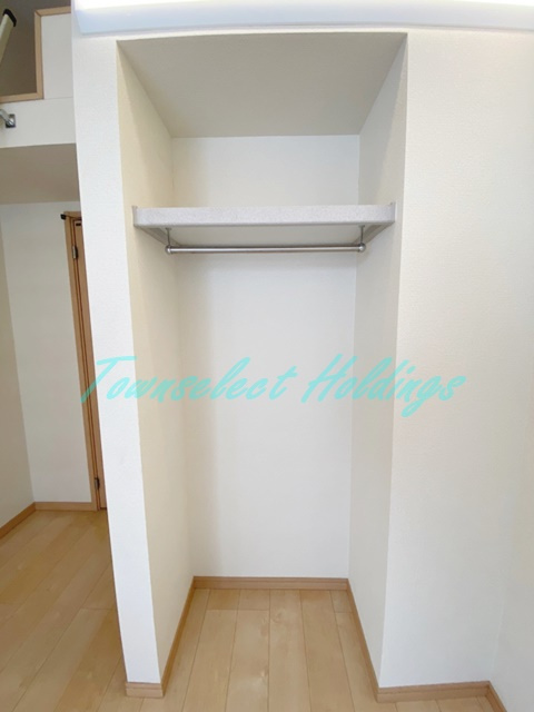 ブランボヌール湘南田浦の収納|ポール付きで使い勝手の良い収納スペース♪