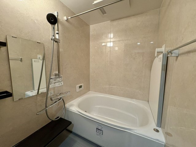 【浴室】 | コープ野村博多東 | 浴室乾燥機付なので雨の日のお洗濯に活躍するのはもちろん、浴室をカラリと乾燥させられるのでカビ対策にも