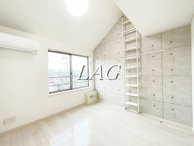 【居間・リビング】 | リブ青井 | 洋室のお部屋です。