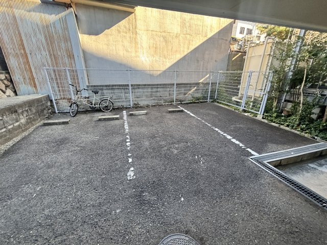 ライフピアモア六甲の駐車場
