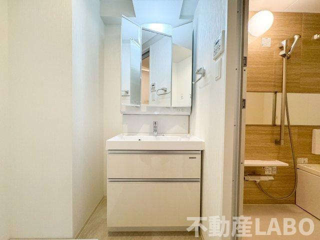 プレジオ難波ASIANの洗面所