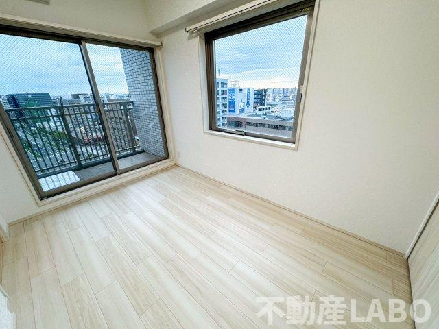 プレジオ難波ASIANの洋室