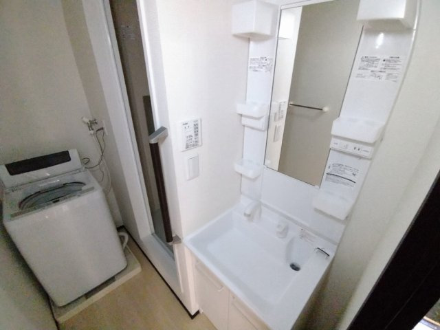 クレイノサニープレイス宮前平の内装|独立洗面台付きです♪