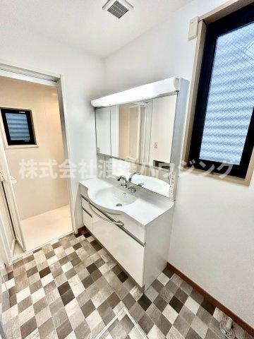 西宮市甲東園3丁目一戸建の洗面所