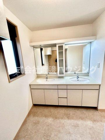 西宮市甲東園3丁目一戸建の洗面所