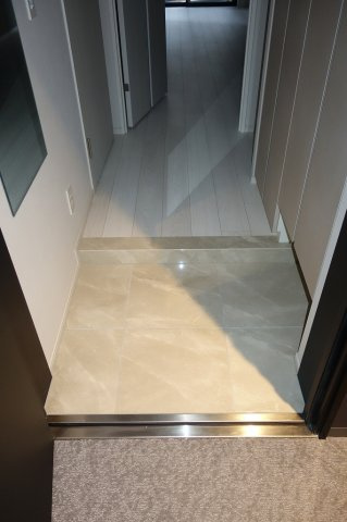 ルフォンプログレ田原町の玄関