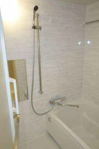 ルフォンプログレ田原町の浴室