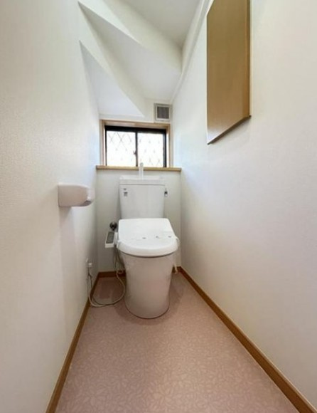 【中古】川越市今成１丁目中古住宅のトイレ|シンプルなトイレスペースです☆新品☆
