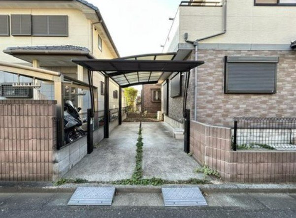 【中古】川越市今成１丁目中古住宅の駐車場|カーポートあり☆