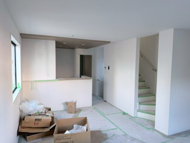 川口市本前川3期　新築一戸建て　1号棟の居間・リビング|こちらの居間で趣味の時間をお楽しみください