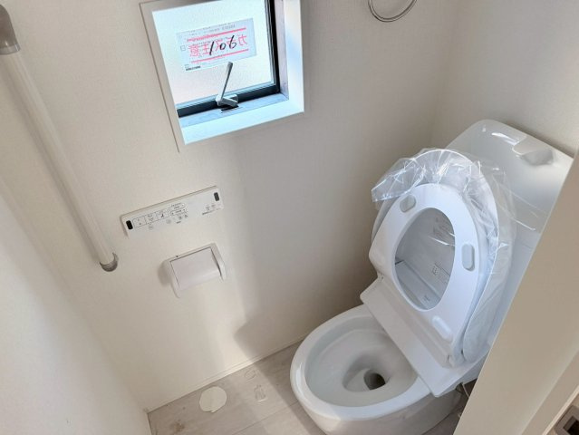 川口市本前川3期　新築一戸建て　1号棟のトイレ|清潔感のあるトイレです