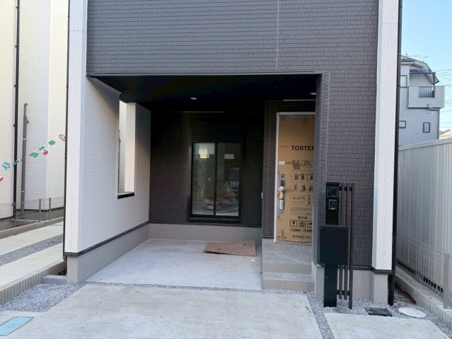 川口市本前川3期　新築一戸建て　1号棟の駐車場|車をお持ちの方に嬉しい駐車場付きの物件です