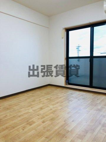 仲介手数料無料！！A・City港宝神の居間・リビング