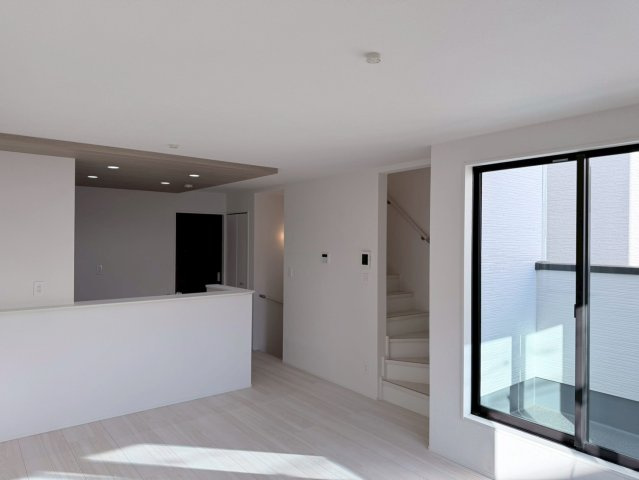 川口市本前川3期　新築一戸建て　4号棟の居間・リビング|使いやすい居間です