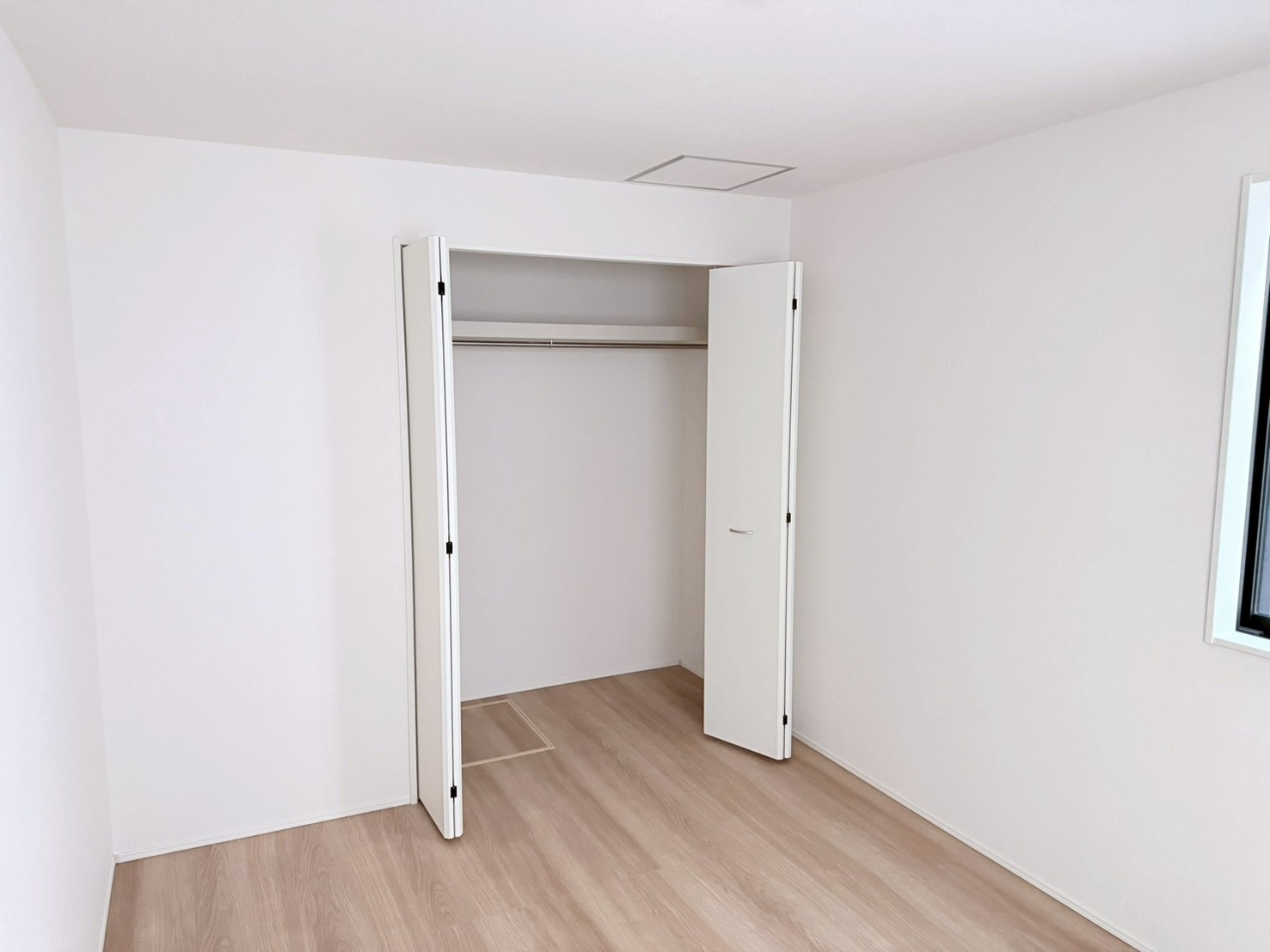 川口市本前川3期　新築一戸建て　5号棟の洋室|使い勝手のいい洋室です