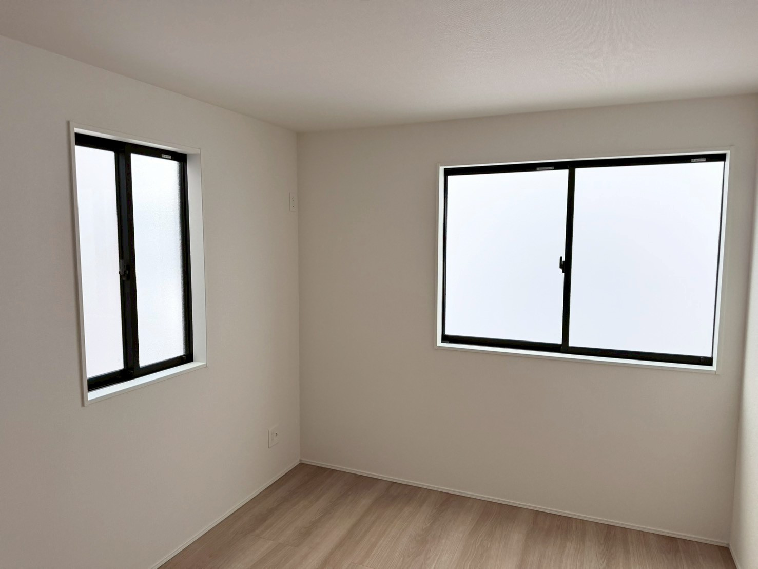 川口市本前川3期　新築一戸建て　5号棟の洋室|きれいな洋室です