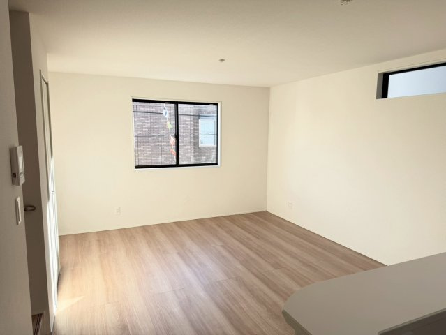 川口市本前川3期　新築一戸建て　5号棟の居間・リビング|使いやすい居間です