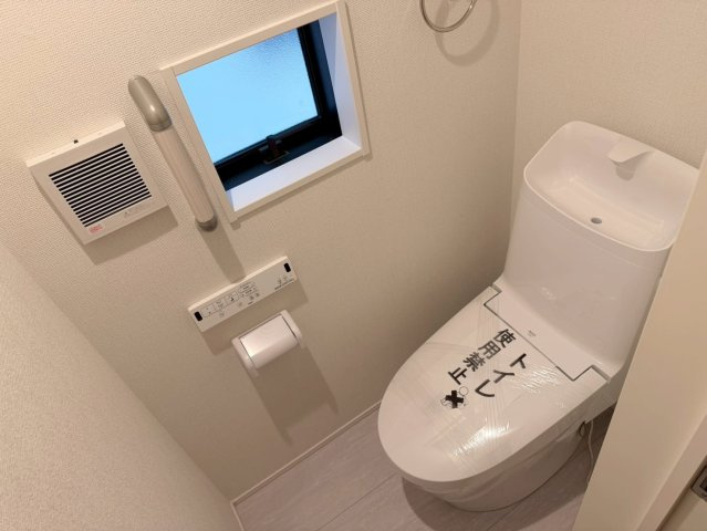 川口市本前川3期　新築一戸建て　5号棟のトイレ|ゆったりとした空間のトイレです