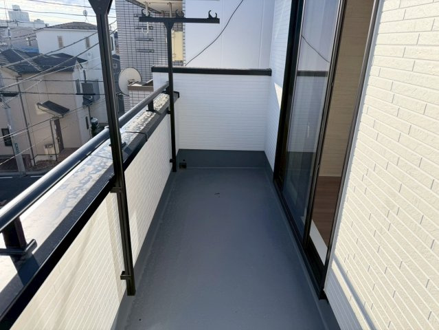 川口市本前川3期　新築一戸建て　5号棟のバルコニー|バルコニー付きです