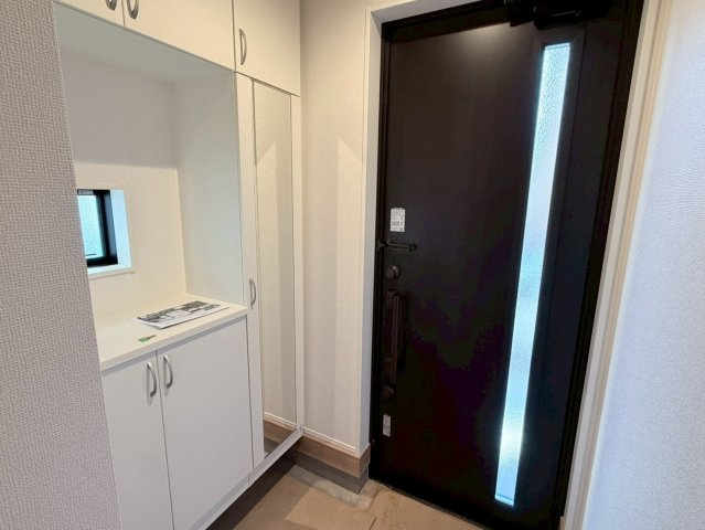 川口市本前川3期　新築一戸建て　5号棟の玄関|毎日通る玄関はこちらです