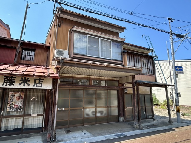 仲町２丁目貸家