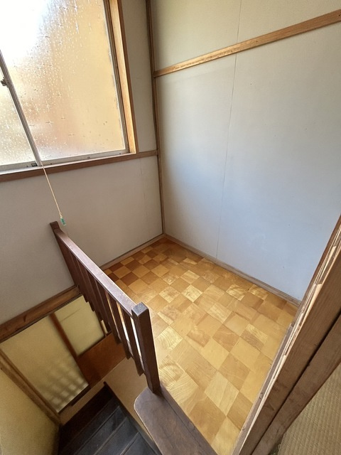 仲町２丁目貸家のその他|階段