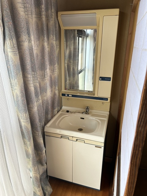 仲町２丁目貸家の独立洗面台|洗面化粧台