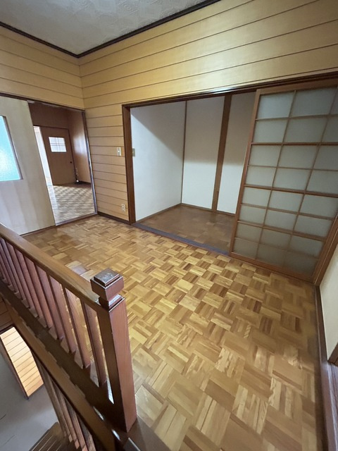 仲町２丁目貸家の設備|２F 踊場・納戸