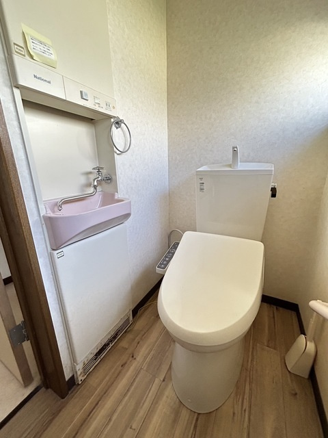 仲町２丁目貸家のトイレ|温水洗浄暖房便座