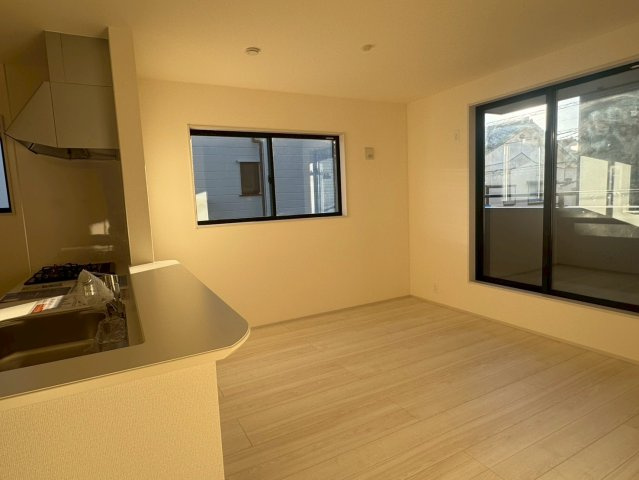  川口市本前川　新築一戸建て　1号棟の居間・リビング|ゆったり過ごせるリビングです