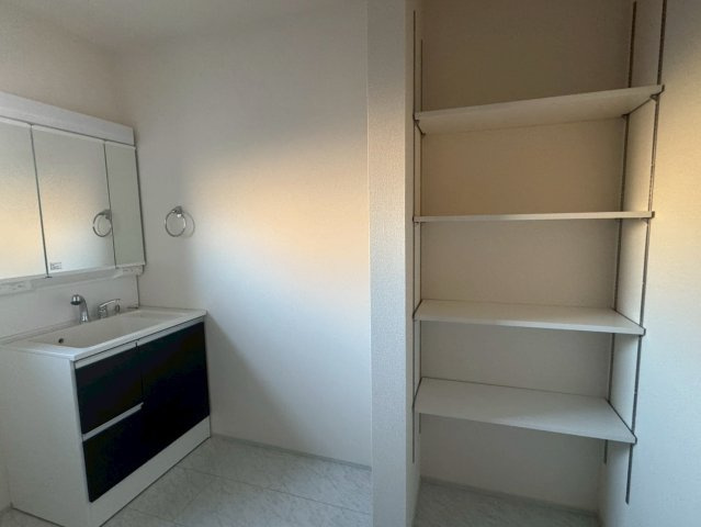  川口市本前川　新築一戸建て　1号棟の独立洗面台|独立洗面台、朝の身支度には欠かせません