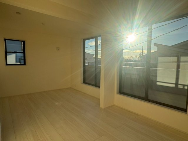  川口市本前川　新築一戸建て　1号棟の寝室|広くて明るい寝室